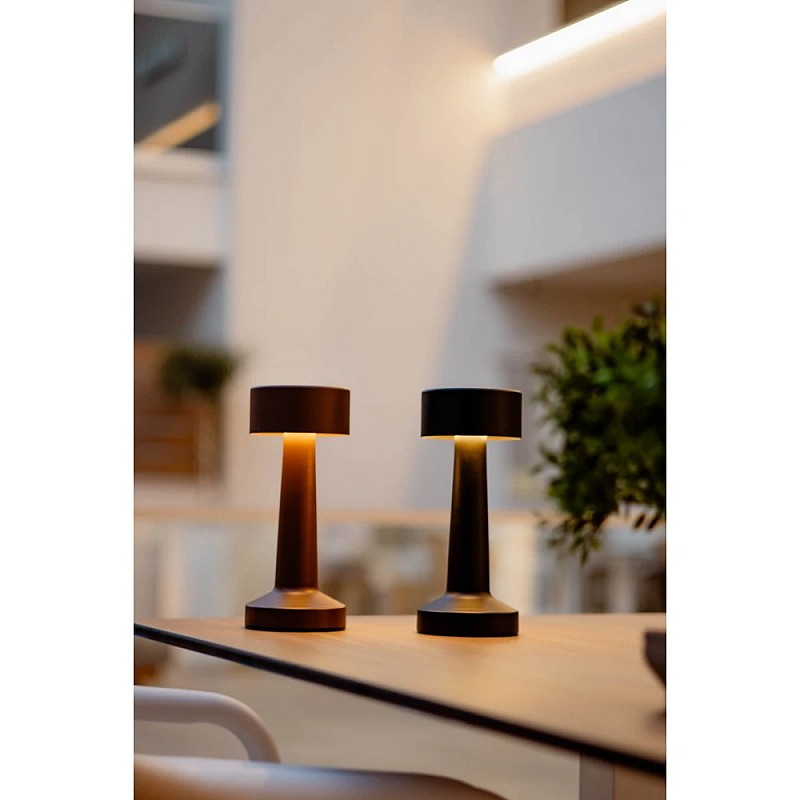 Επιτραπέζιο φωτιστικό από μέταλλο σε χρώμα καφέ 9x9x21