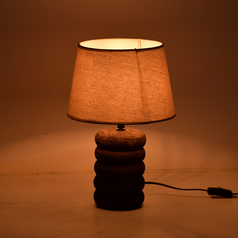 Επιτραπέζιο Φωτιστικό Graike Inart Ε27 Κεραμικό Σε Γκρι Antique-Μπεζ Απόχρωση Φ26X37Εκ